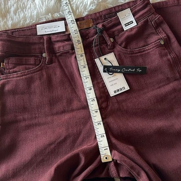 Judy Blue "Eva" Tummy Control Hi Waist Wide Leg Crop Burgundy Jeans 9/29 NWT - Picture 6 of 12